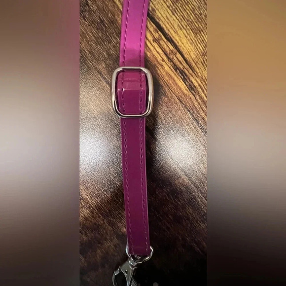 RETIRED: Vera Bradley | Ladies Concert Crossbody Plum Petals Frill handbag. - Picture 5 of 16